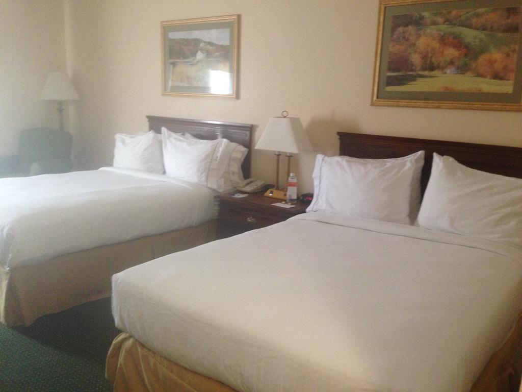 Holiday Inn Express Mount Pleasant- Scottdale By Ihg Phòng bức ảnh