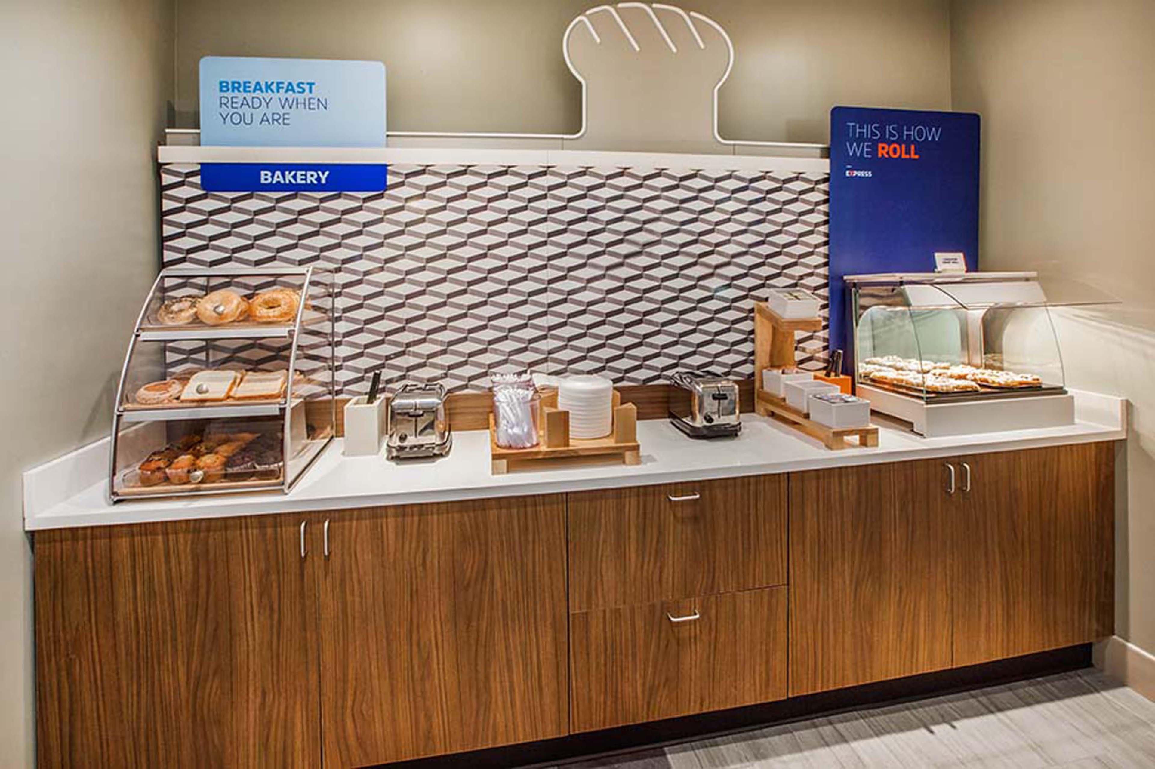 Holiday Inn Express Mount Pleasant- Scottdale By Ihg Ngoại thất bức ảnh