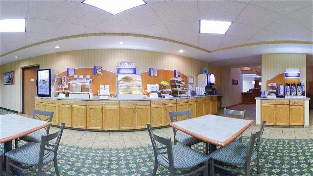 Holiday Inn Express Mount Pleasant- Scottdale By Ihg Ngoại thất bức ảnh