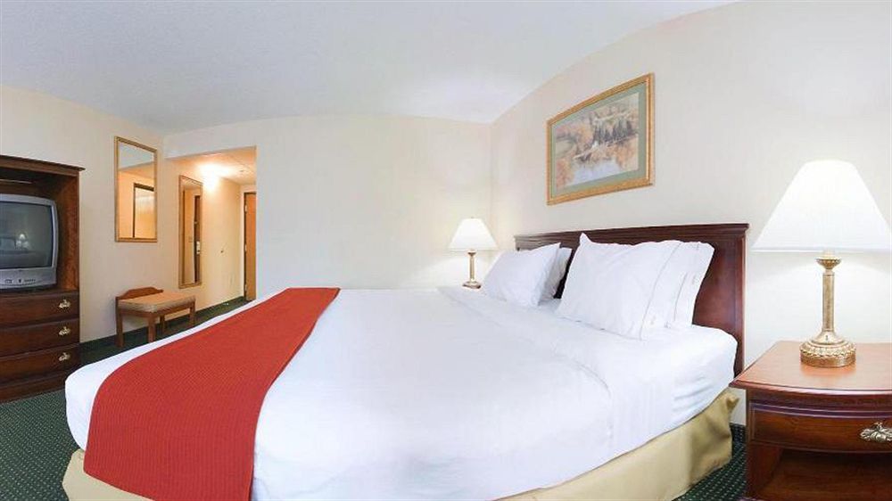 Holiday Inn Express Mount Pleasant- Scottdale By Ihg Ngoại thất bức ảnh