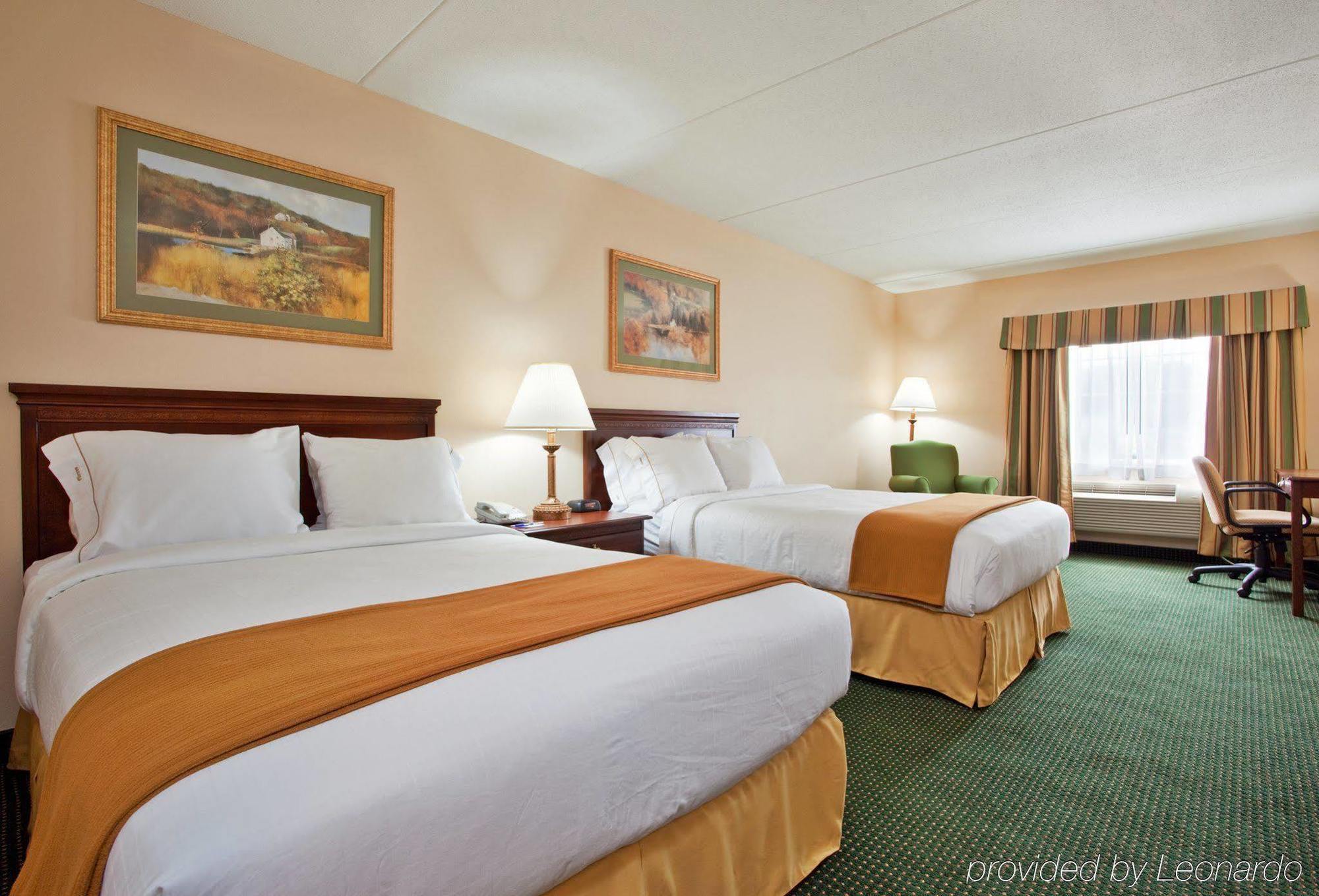 Holiday Inn Express Mount Pleasant- Scottdale By Ihg Ngoại thất bức ảnh