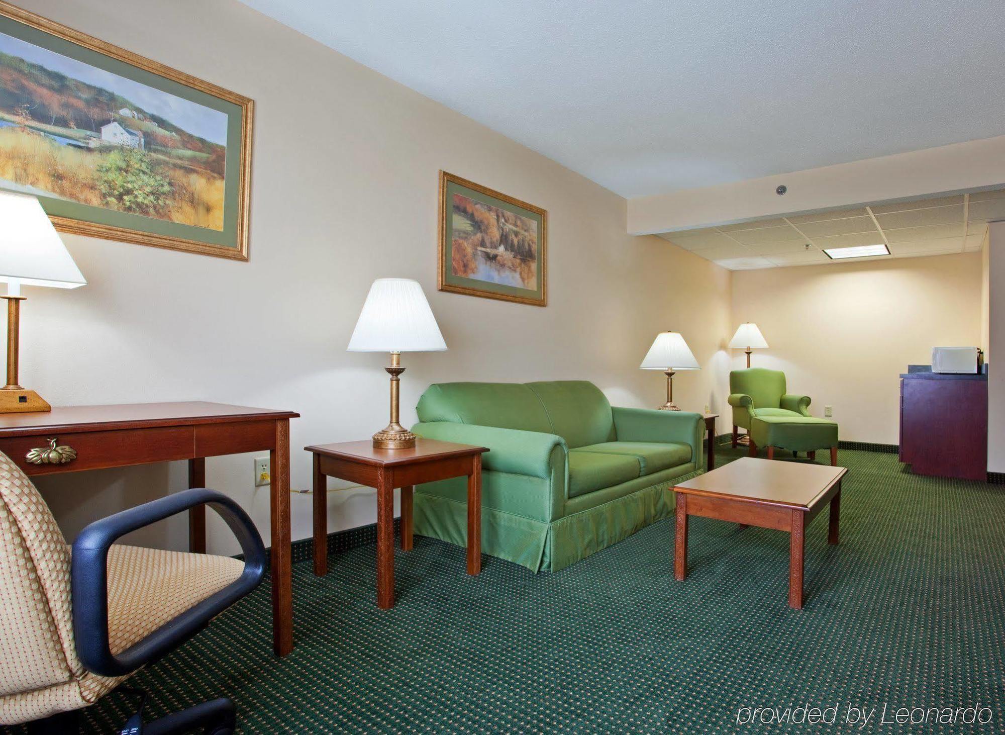 Holiday Inn Express Mount Pleasant- Scottdale, An Ihg Hotel Ngoại thất bức ảnh