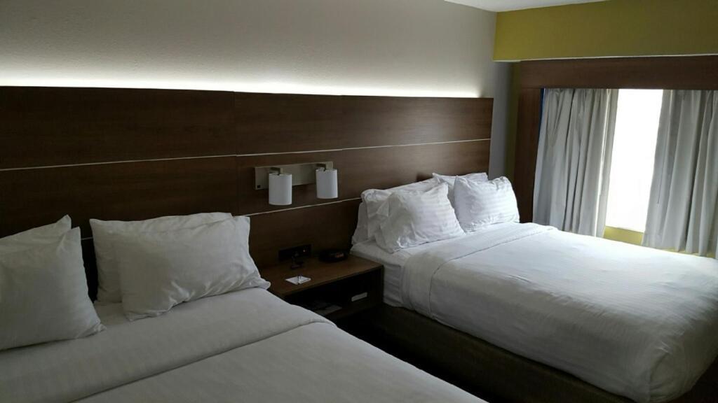 Holiday Inn Express Mount Pleasant- Scottdale By Ihg Ngoại thất bức ảnh